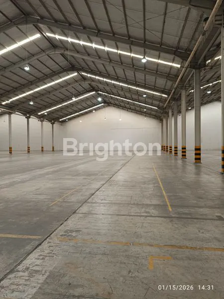 image GUDANG DENGAN LOADINGDOCK DI KAWASAN INDUSTRI DELTA SILICON, CIKARANG (3)