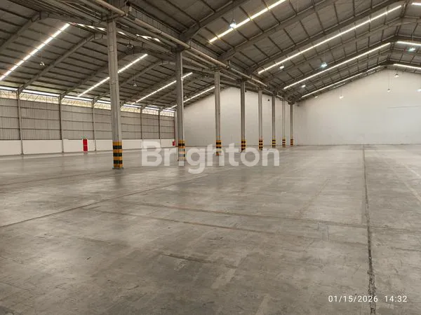 image GUDANG DENGAN LOADINGDOCK DI KAWASAN INDUSTRI DELTA SILICON, CIKARANG (5)