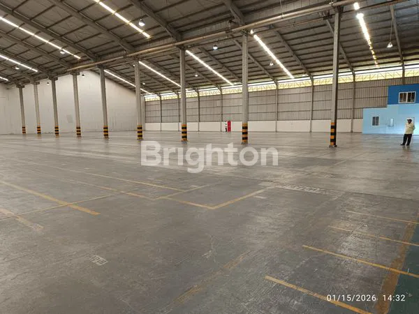 image GUDANG DENGAN LOADINGDOCK DI KAWASAN INDUSTRI DELTA SILICON, CIKARANG (6)