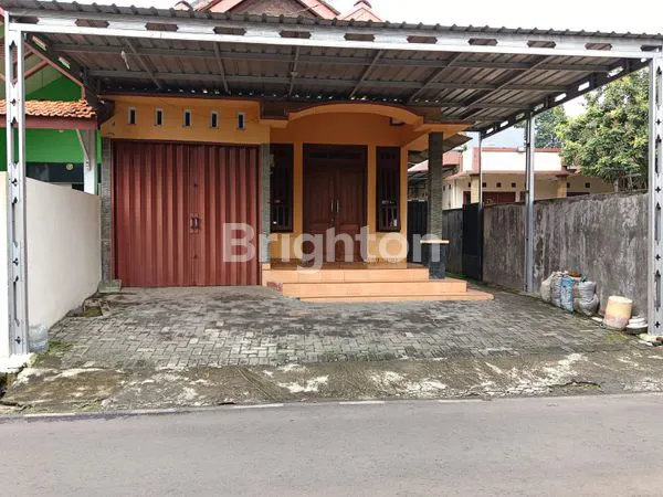 image RUMAH STRATEGIS DEKAT SEKOLAH MONDIAL, 2 KT (1)
