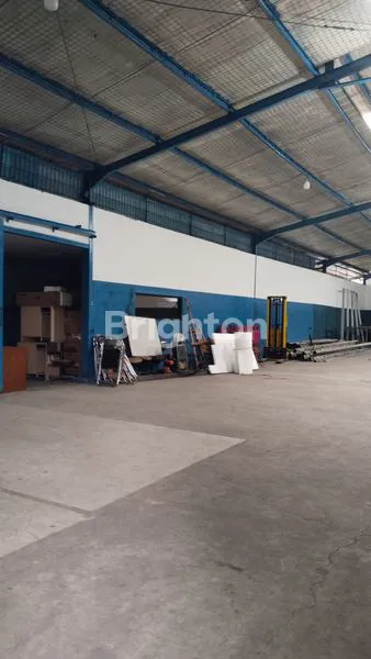 image GUDANG LUAS 1000M² DI KARAWACI, STRATEGIS & SIAP PAKAI (2)