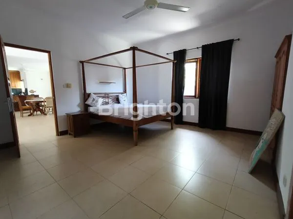 image TANAH PREMIUM 9 ARE DI CEMAGI + BONUS VILLA BALKON 2 LANTAI | VIEW SAWAH | KOLAM RENANG | DEKAT CANGGU & TANAH LOT (4)