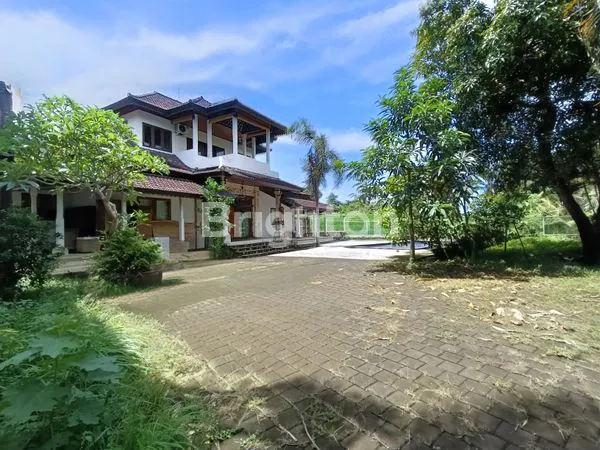 image TANAH PREMIUM 9 ARE DI CEMAGI + BONUS VILLA BALKON 2 LANTAI | VIEW SAWAH | KOLAM RENANG | DEKAT CANGGU & TANAH LOT (1)