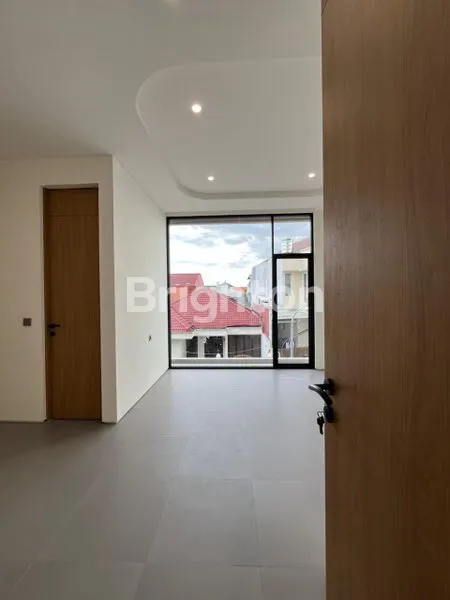 image DIJUAL RUMAH BARU DI KLAMPIS SEMOLO TIMUR DEKAT MERR DAN GALAXY MALL (7)