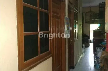 image RUMAH 2,5 LANTAI – NGAGEL TIRTO, SURABAYA  LOKASI TENGAH KOTA | AKSES LEBAR | COCOK HUNIAN KELUARGA (2)