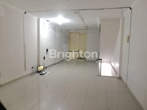 image RUKO 3,5 LANTAI DI GREEN LAKE CITY, SIAP HUNI & STRATEGIS (1)