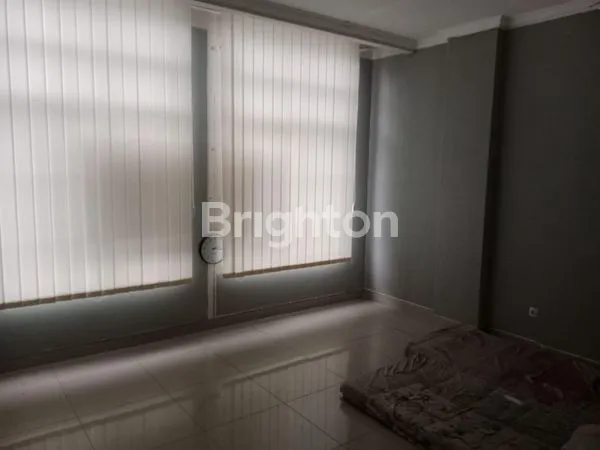 image RUKO 3,5 LANTAI DI GREEN LAKE CITY, SIAP HUNI & STRATEGIS (3)