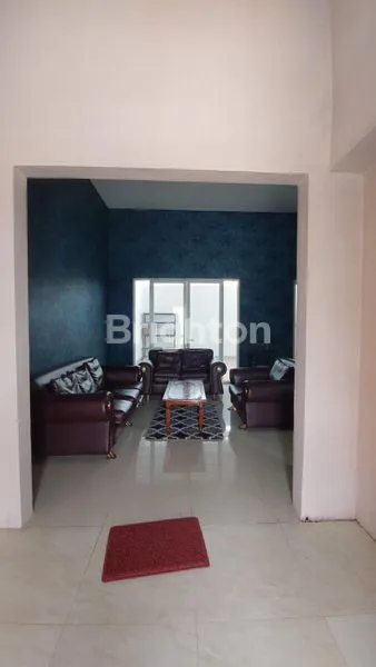 image DISEWAKAN RUMAH MEWAH DI CITRALAND CITY PANJAITAN SAMARINDA (2)