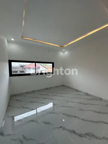 image RUMAH 2 LANTAI – TENGGILIS MEJOYO SELATAN, SURABAYA  HARGA TERJANGKAU | LINGKUNGAN NYAMAN | AKSES MUDAH (4)