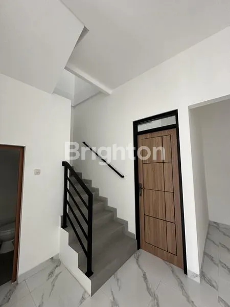 image RUMAH 2 LANTAI – TENGGILIS MEJOYO SELATAN, SURABAYA (4)