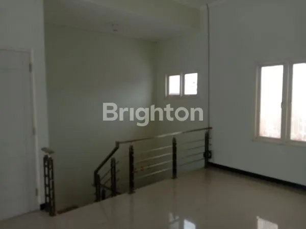 image RUMAH 2 LANTAI BAGUS SIAP HUNI PERUMAHAN GREEN LEAF PANDUGO RUNGKUT DEKAT PURIMAS (7)