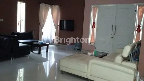 image RUMAH CANTIK DI FESTIVE GARDEN, LT 230M², 4KT+4KM (3)