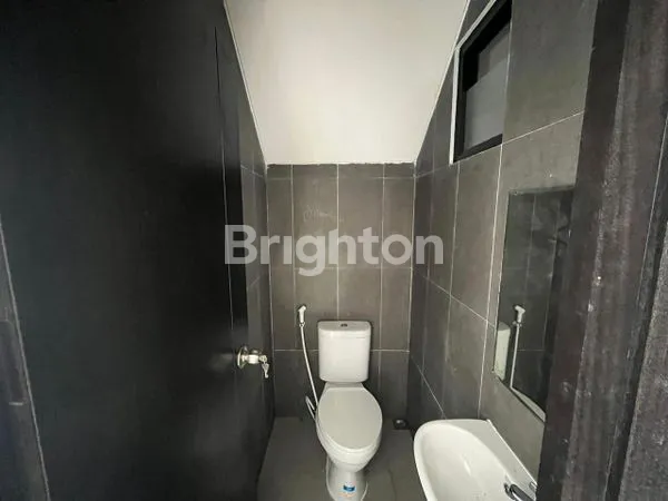 image RUMAH DI JUAL LOKASI STRATEGIS (4)