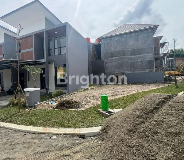 image RUMAH DI JUAL LOKASI STRATEGIS (8)