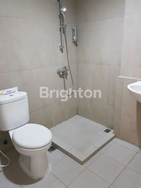image *SEWAKAN APARTEMEN UC CORNELL LANTAI 32 ,UNIT BAGUS, TIPE STUDIO,FULL FURNISH* (4)