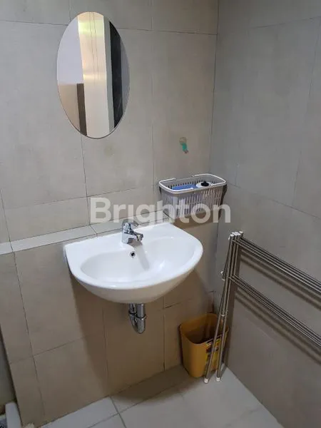 image *SEWAKAN APARTEMEN UC CORNELL LANTAI 32 ,UNIT BAGUS, TIPE STUDIO,FULL FURNISH* (5)