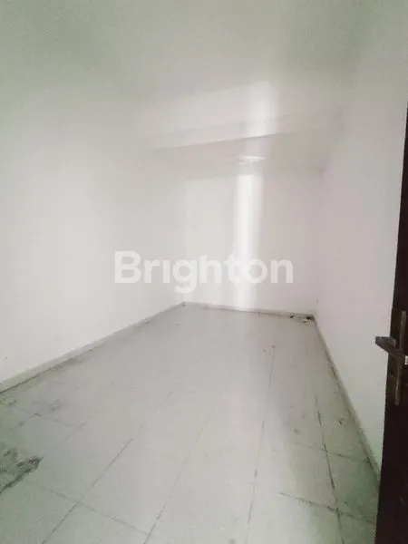 image RUMAH 1 LANTAI SIAP HUNI, BARU RENOVASI, SEMANGKA PONDOK TJANDRA (3)