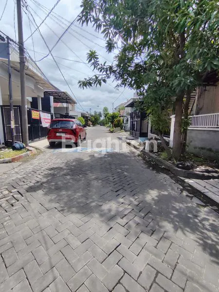 image RUMAH 1 LANTAI SIAP HUNI, BARU RENOVASI, SEMANGKA PONDOK TJANDRA (4)