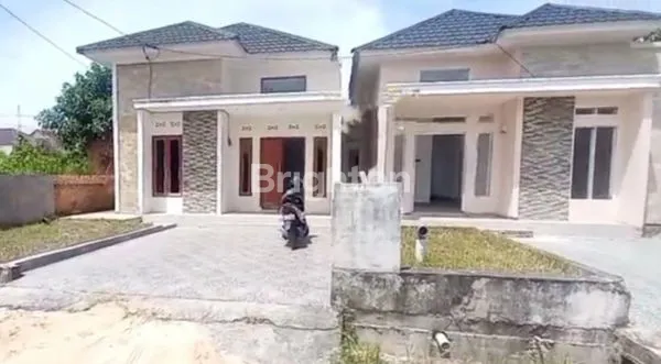 image DIJUAL RUMAH SHM, SIAP HUNI, LOKASI PREMIUM (1)