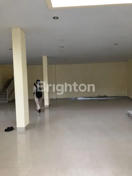 image JUAL 2 RUKO JADI SATU, 3 LANTAI DI MAHENDRADATTA  (3)