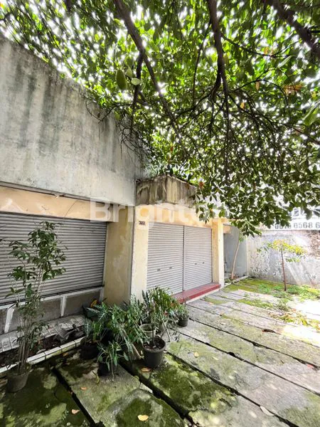 image RUKO + RUMAH DI JALAN UTAMA, LOKASI KOMERSIAL IDEAL (1)