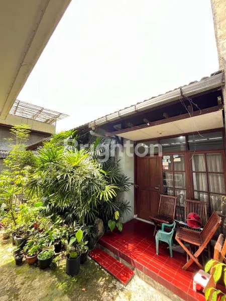 image RUKO + RUMAH DI JALAN UTAMA, LOKASI KOMERSIAL IDEAL (3)