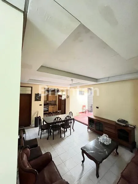 image RUKO + RUMAH DI JALAN UTAMA, LOKASI KOMERSIAL IDEAL (4)
