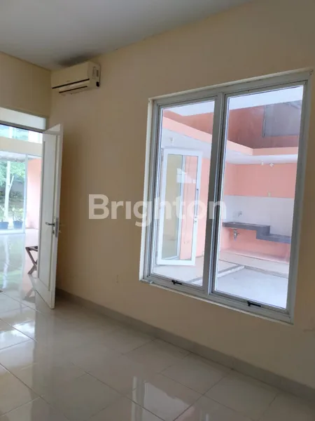 image RUMAH 162M2 DI GREEN VALLEY, SENTUL CITY, SHM (4)