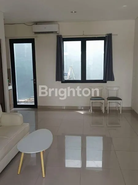 image DISEWAKAN RUMAH BSD SIAP HUNI (3)