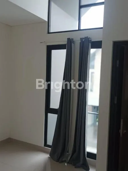 image DISEWAKAN RUMAH BSD SIAP HUNI (8)