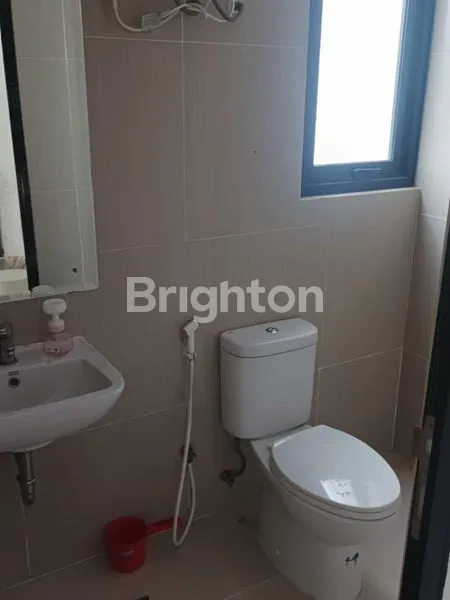 image DISEWAKAN RUMAH BSD SIAP HUNI (7)