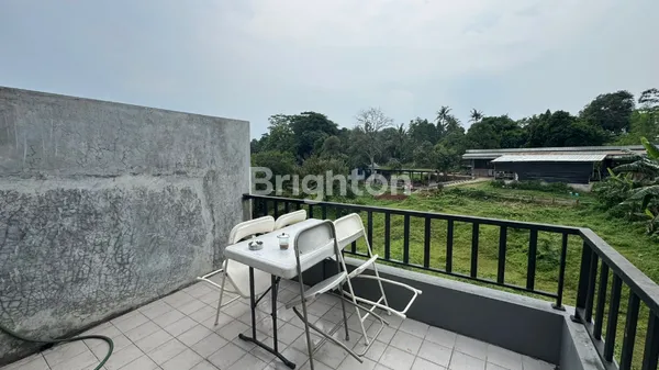 image DIJUAL RUMAH 3 LANTAI FULLY FURNISHED PONDOK CABE ILIR - 3 KT, ROOFTOP, CARPORT 2 MOBIL, BISA TAKE OVER KPR (5)