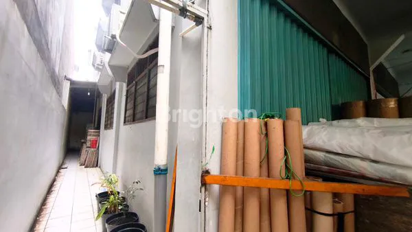 image RUMAH JELAMBAR 3 LANTAI BISA HUNIAN DAN USAHA  (3)