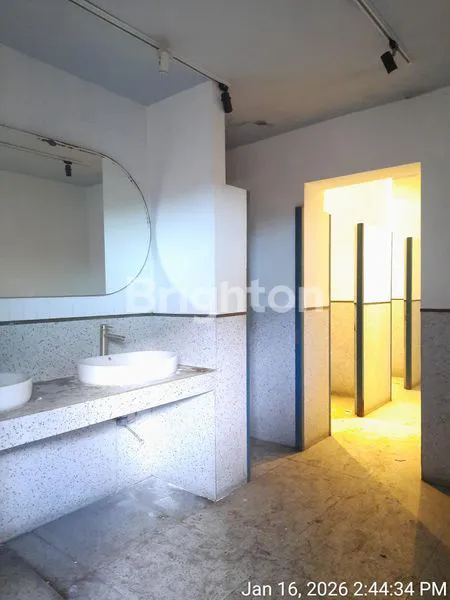 image TEMPAT USAHA YANG LUAS SAYAP DAGO (6)