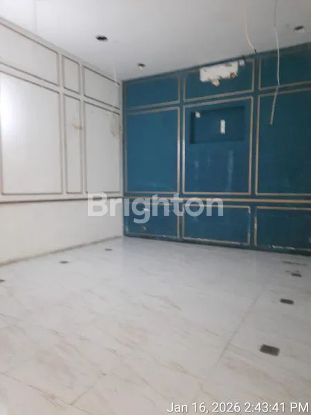 image TEMPAT USAHA YANG LUAS SAYAP DAGO (2)