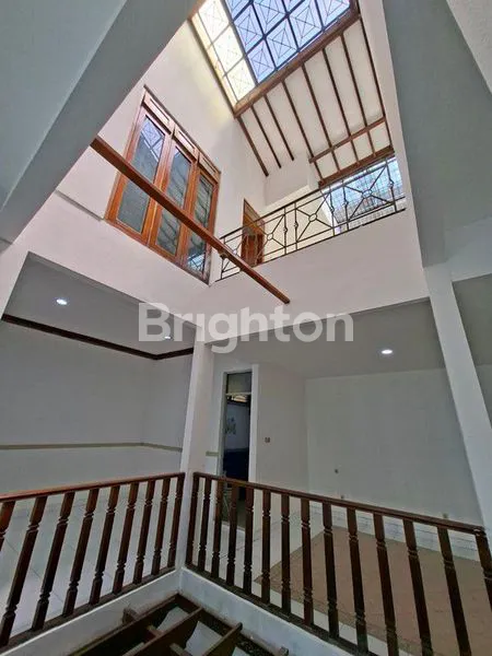 image RUMAH KEREN  2 LANTAI KT 5+1 KELAPA GADING (2)