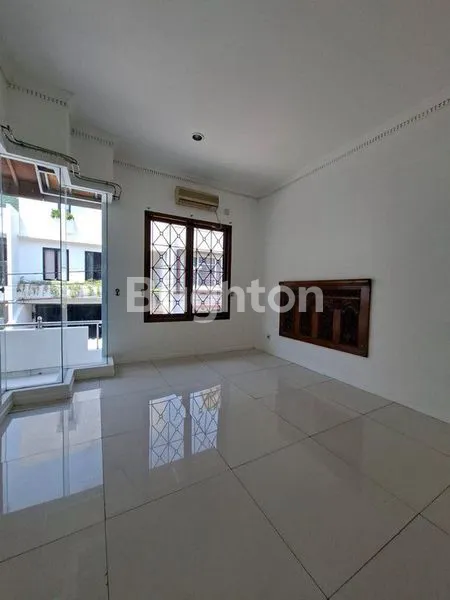 image RUMAH KEREN  2 LANTAI KT 5+1 KELAPA GADING (3)