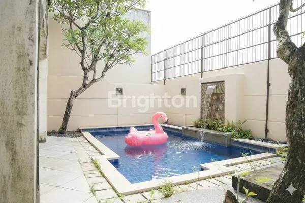 image DIJUAL RUMAH STYLE VILLA DI IMAM BONJOL  (2)