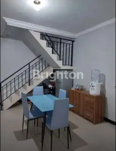 image RUMAH CANTIK SIAP HUNI FULL RENOVASI ROW JALAN LEBAR (5)