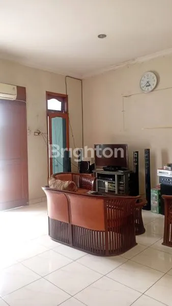 image RUMAH PADEMANGAN DI JALAN UTAMA,AKSES MUDAH & NYAMAN HUNI. (1)