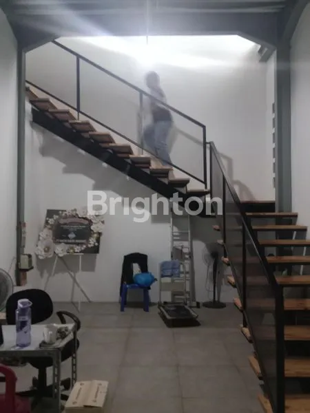 image RUMAH MEWAH 2 LANTAI LT 240M² DI TANAH MAS (5)