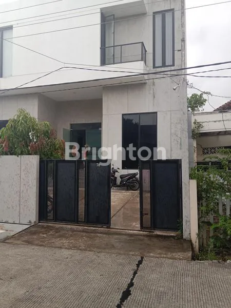 image RUMAH MEWAH 2 LANTAI LT 240M² DI TANAH MAS (1)
