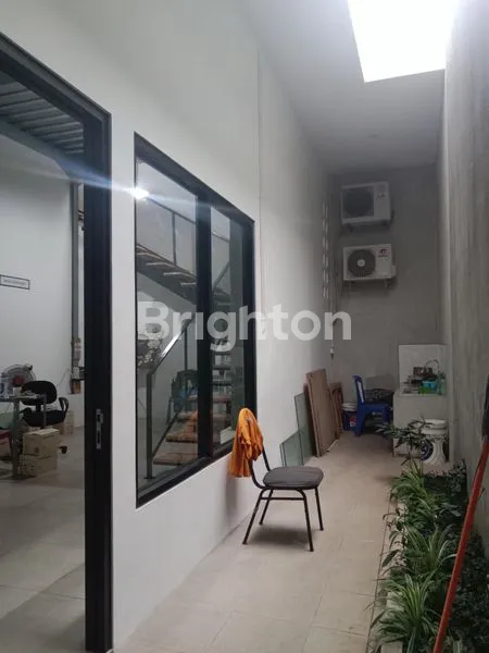 image RUMAH MEWAH 2 LANTAI LT 240M² DI TANAH MAS (4)