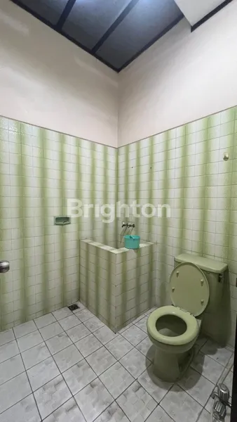 image RUMAH MEWAH & STRATEGIS DI KERTAJAYA INDAH – KAWASAN ELITE SURABAYA TIMUR (5)