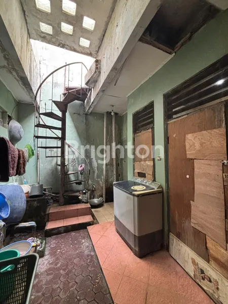 image RUMAH 2 LANTAI 407M2 DI JALAN MPR, CILANDAK, SHM (7)