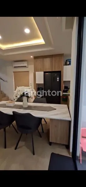 image DISEWA RUMAH CANTIK FURNISHED SIAP HUNI DI TANAKAYU BSD (2)