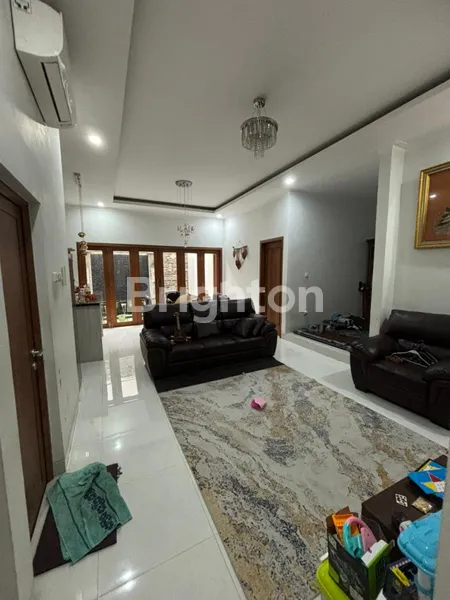 image DIJUAL RUMAH MEWAH 2 LANTAI DI GRAND CIBUBUR LT 238 LB 340 SEMI FURNISHED (2)