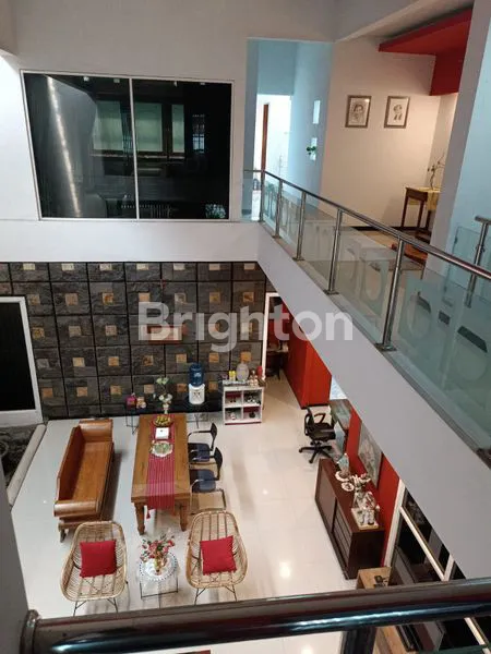 image RUMAH BESAR FULL FURNISH SAWOJAJAR (7)
