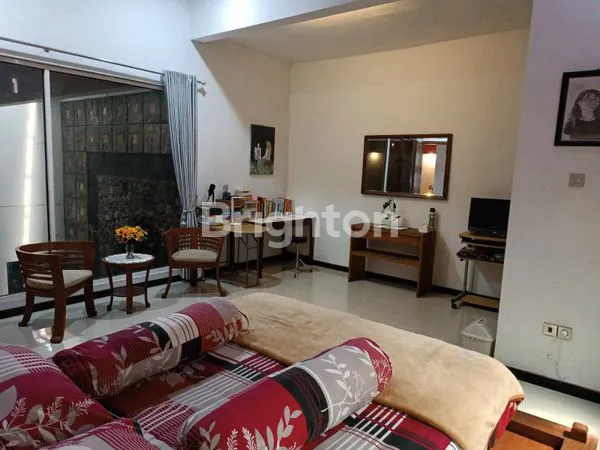 image RUMAH BESAR FULL FURNISH SAWOJAJAR (4)