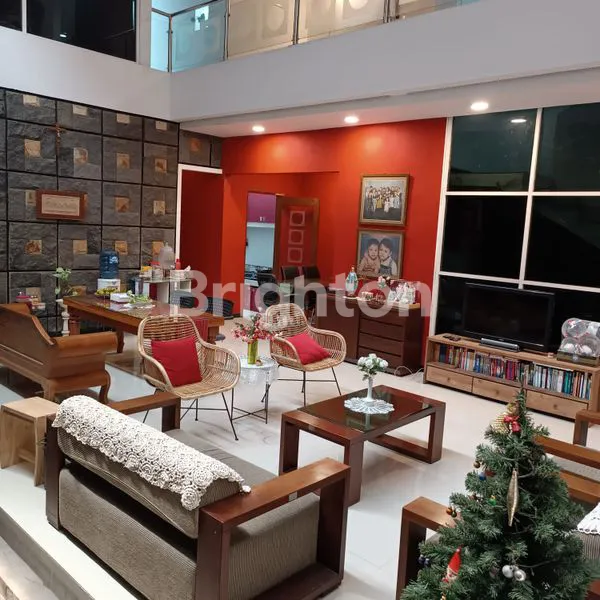image RUMAH BESAR FULL FURNISH SAWOJAJAR (6)